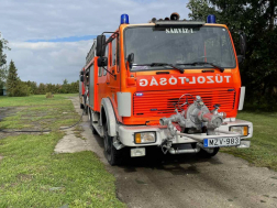 Sárvíz egyesület tűzoltóautója