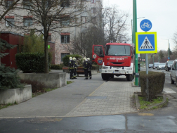 Tűzoltóautó az utcán