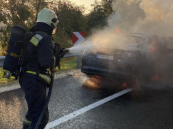 kigyulladt autó oltása