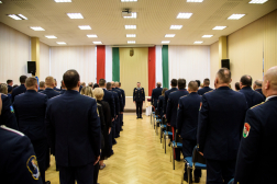 Első tiszti kinebezések