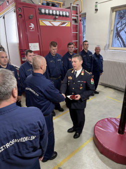 Elismerések átadása