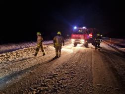 műszaki mentés a havas úton