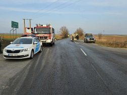felborult tréler balesete
