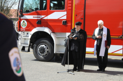 tűzoltóautó ünnepélyes átadása