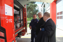 tűzoltóautó ünnepélyes átadása
