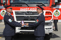 tűzoltóautó ünnepélyes átadása