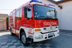 tűzoltóautó ünnepéplyes átadási ünnepsége