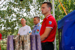 Felvonulás és ünnepség Baracson