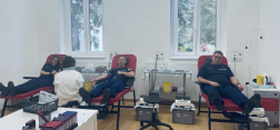 vért adnak a katasztrófavédelem munkatársai