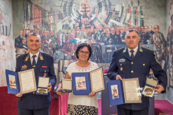 Az elismerésben részesülő rendvédelmi dolgozók