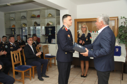 Dőry Csaba kezet fog Mészáros László Istvánnal