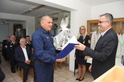 Fülöp Tamás kezet fog Gerhard Ákossal